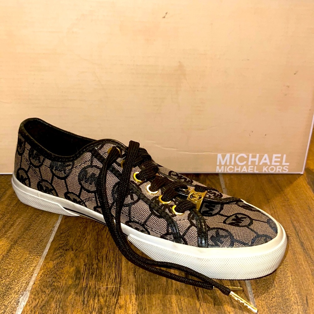 Michael kors Boerum Sneaker gold and black size 6Mens NWT